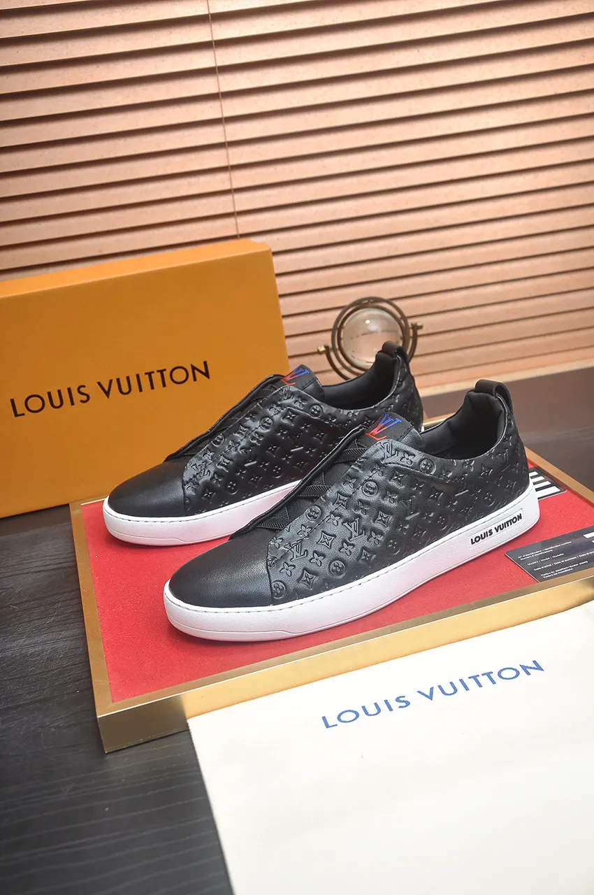 Men's men's shoes💰460💶[LOUIS VUITTON] Same style as LV. Louis Vuitton official website [satisfied] original single hot model, LV original factory cowhide material 👑1:1 original plate, sheepskin lining, original foam outsole. Body accessories one-to-one mold opening 💪 Counter quality 🙏 Dear friends, if you are still worried about wearing matching shoes 💋, then these shoes are your best choice 🎁🎁! 38-44